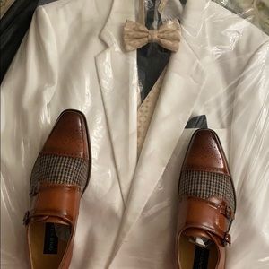 Men 3 piece suit size 38 brown shoes size 8